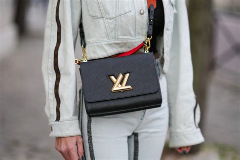 does stuff fall out of the louis vuitton favorite bag|louis vuitton most popular bags.